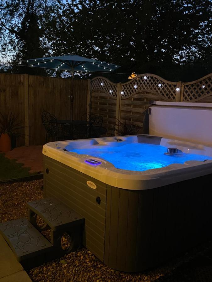 Bawdeswell Saving Grace With Private Hot Tubヴィラ エクステリア 写真