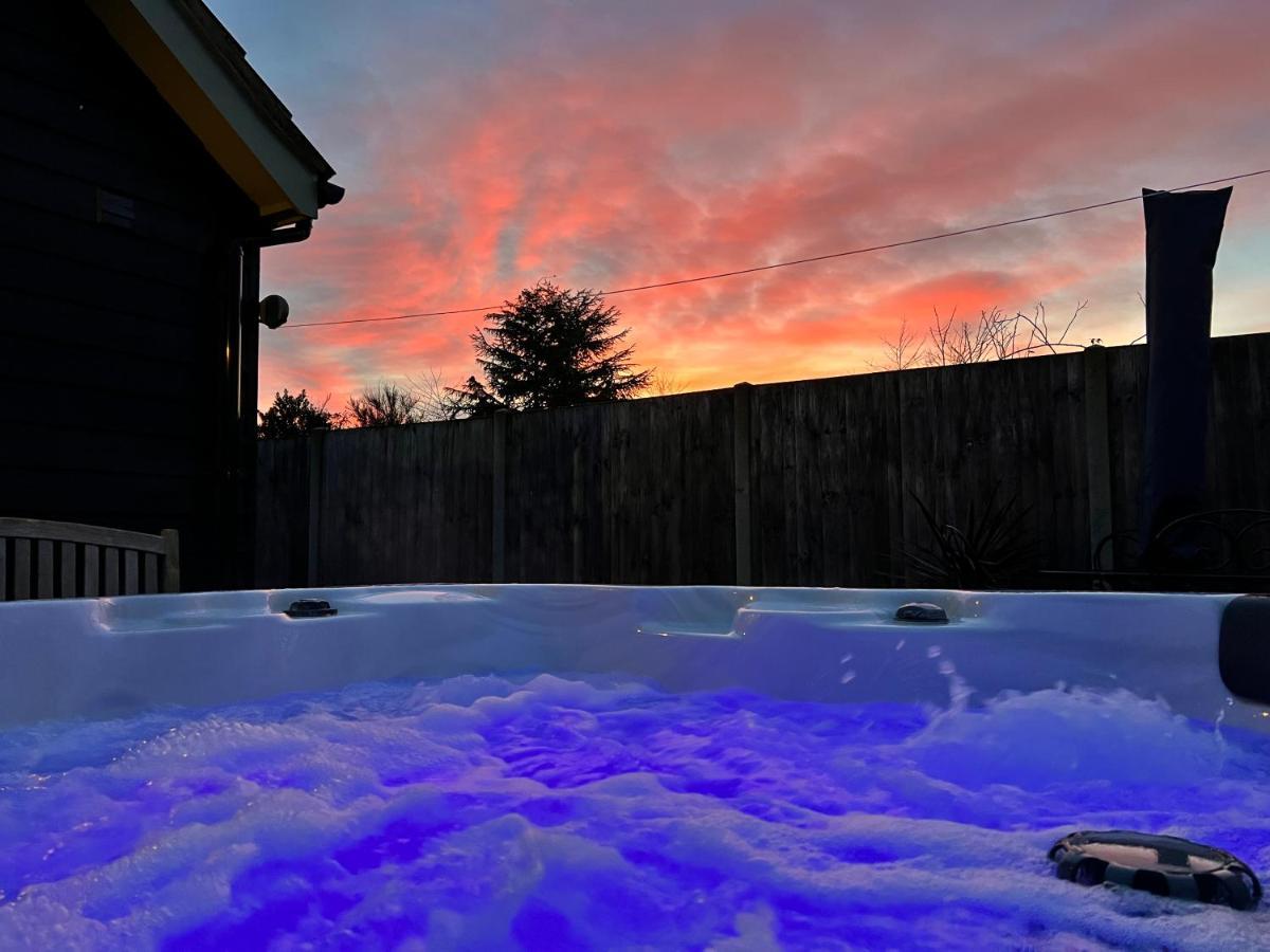Bawdeswell Saving Grace With Private Hot Tubヴィラ エクステリア 写真